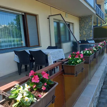 Lara Apartmán