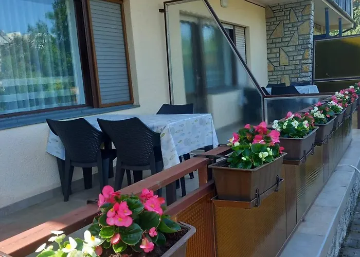 Lara Apartmán